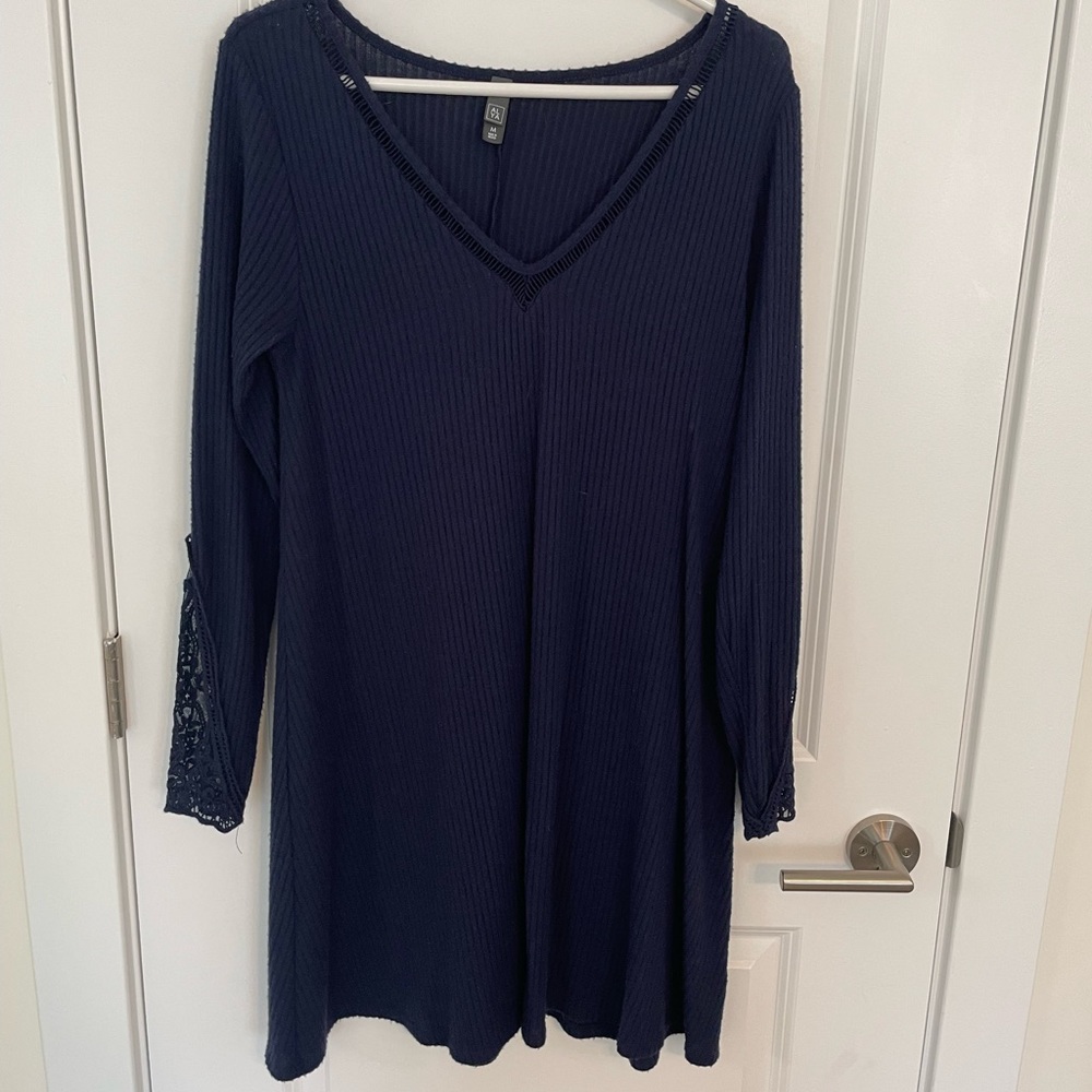 Alya sweater dress with lace sleeves